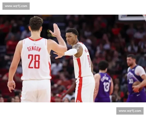 火箭队对阵雷霆队激战正酣 季后赛生死战精彩直播全程回放